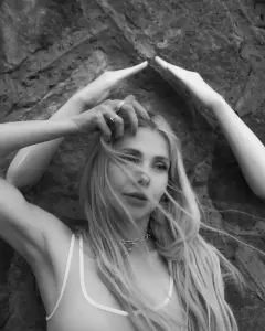 Мірра Лапоногова