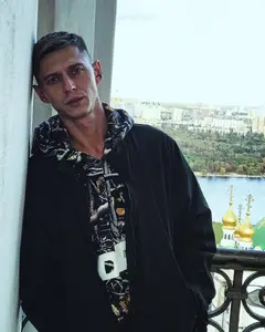 Руслан Сухарев