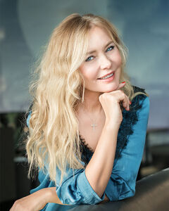 Елена Невзорова