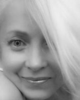Елена Сапарова