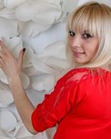 Карина Попова