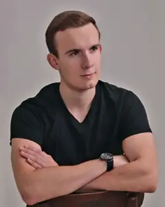 Назар Солопіхін