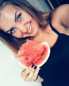 Карина Попова