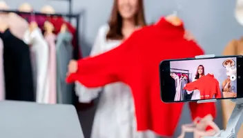 Live shopping стрімерам для бренду одягу