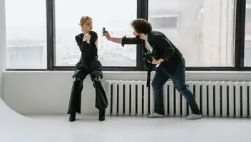 В пошуку моделі для студійної фотосесії