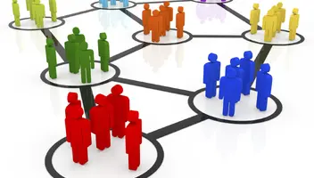 Чоловік модельної зовнішності для участі в соціальному опитуванні