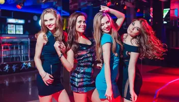 Для сьемки в YouTube Шоу нужны девушки