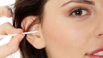 Желающим позаботиться о своих ушках! Нужен герой с пробкой в ушах!