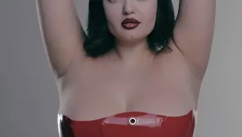 Модель на примірку хл