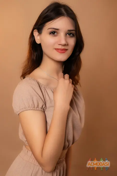 Elya   фото №1742647. Завантажено 04 Травня 2025